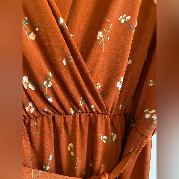 Plus Size - Rust-Red Floral Faux-Wrap Dress - Picture 3 of 4